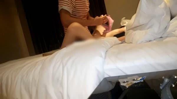 国产真实把妹子灌醉草B系列45-小美女分手后和同事外出吃饭时被灌醉带到酒店尽情拍摄后又被狠狠的爆操